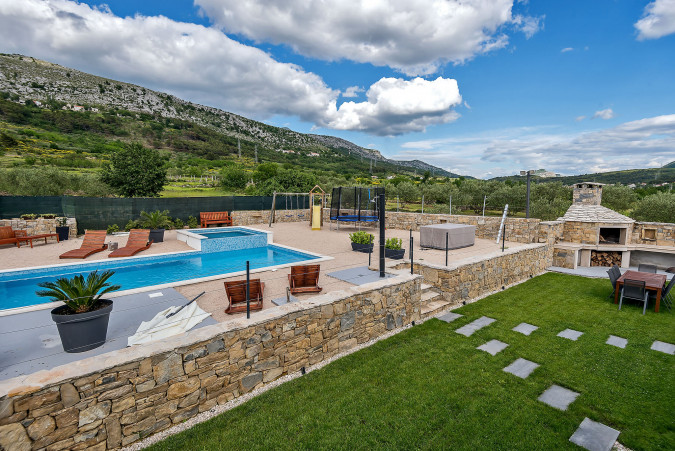 Quiet & natural surrounding, Villa Sweet Holiday Srinjine