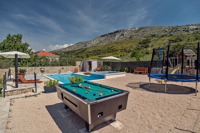 Quiet & natural surrounding, Villa Sweet Holiday Srinjine