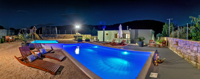 Quiet & natural surrounding, Villa Sweet Holiday Srinjine