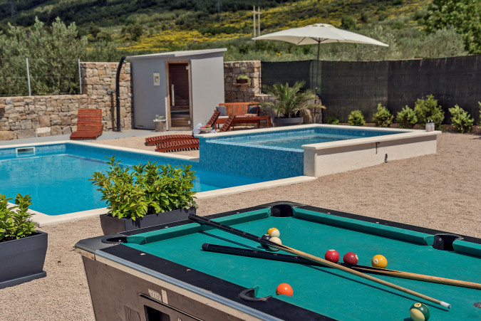 Quiet & natural surrounding, Villa Sweet Holiday Srinjine